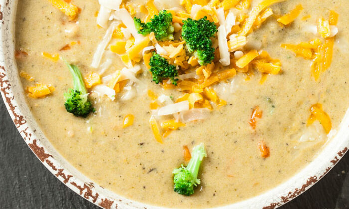 Easy Broccoli Cheese Soup Recipe [Gluten-free]