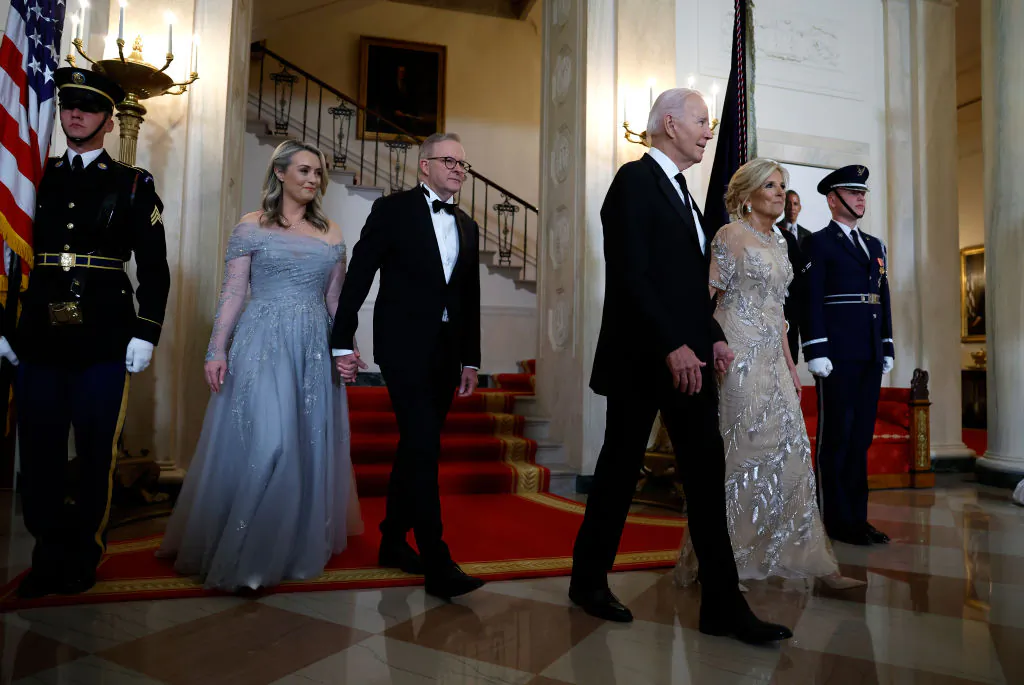 President Joe Biden (2nd-R) and first lady Jill Biden (R) welcome Prime Minister of Australia Anthony Albanese and his partner Jodie Haydon to the White House in Washington, on Oct. 25, 2023. (Anna Moneymaker/Getty Images)