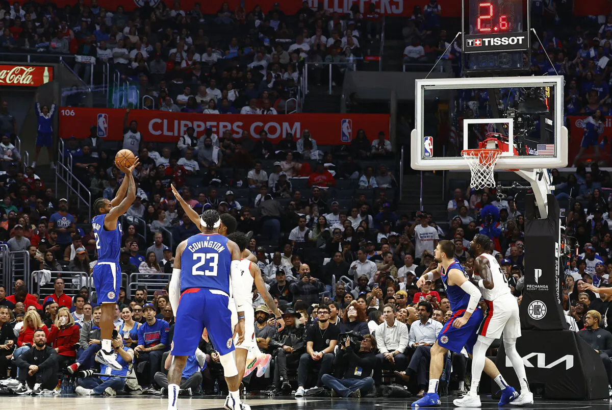 Kawhi Leonard (2) of the LA Clippers takes a shot against the Portland Trail Blazers in the second half in Los Angeles on Oct. 25, 2023. (Ronald Martinez/Getty Images)