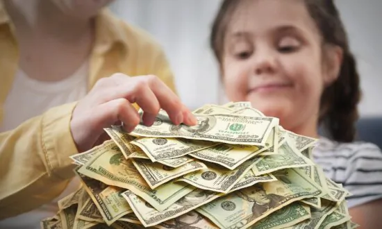‘I Got $140 Pocket Money From Age 7’: Her Parents Taught Her Finance Skills as a Kid—Here’s How