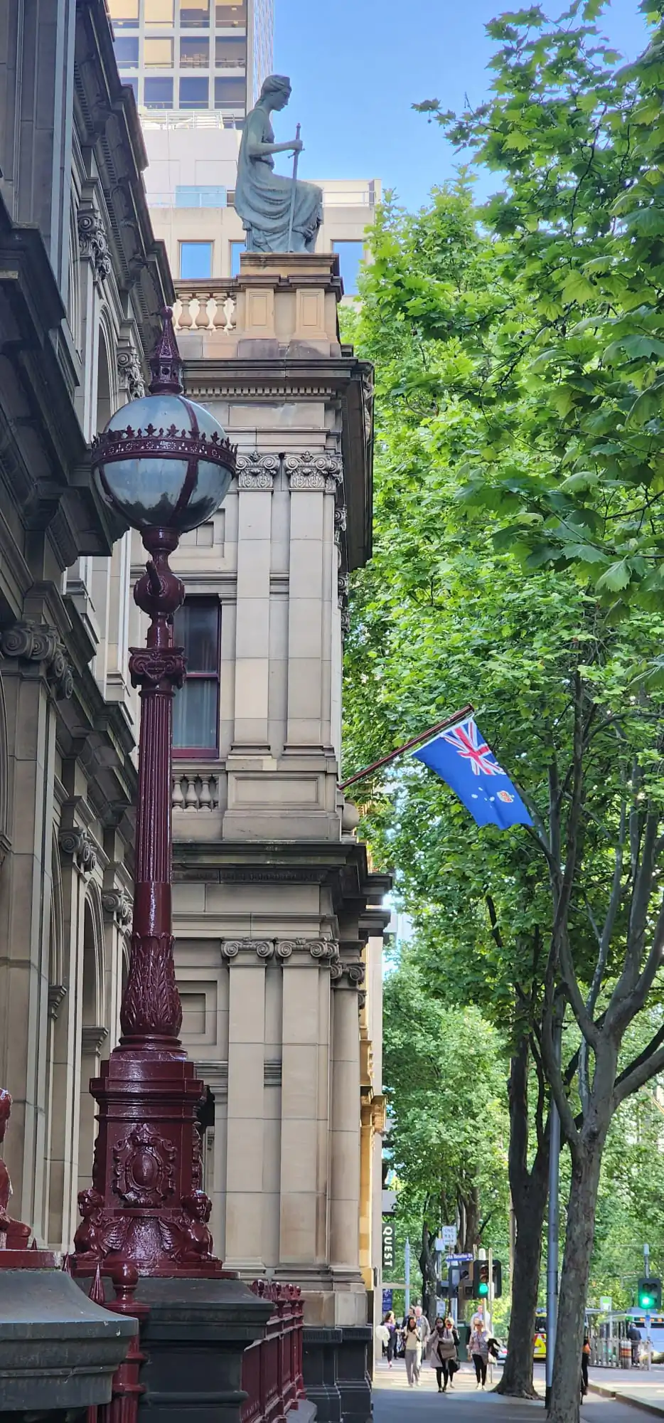 An Australian flag flies at the Supreme Court of Victoria in Melbourne, Australia, on Oct. 27, 2023. (Melanie Sun/Susan Mortimer/The Epoch Times)