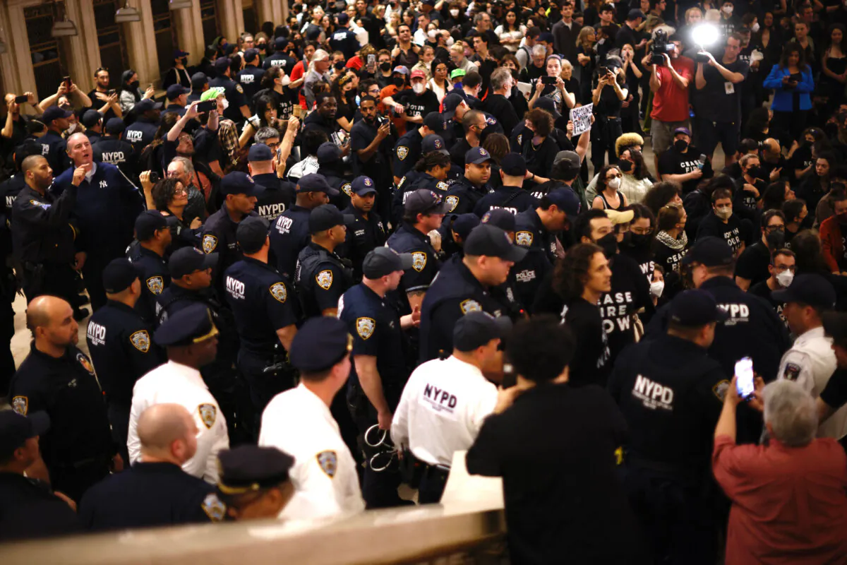 NYPD officers respond as people demonstrate calling for a cease-fire amid war between Israel and Hamas, at Grand Central Station in New York City, on Oct. 27, 2023. (Kena Betancur/AFP via Getty Images)
