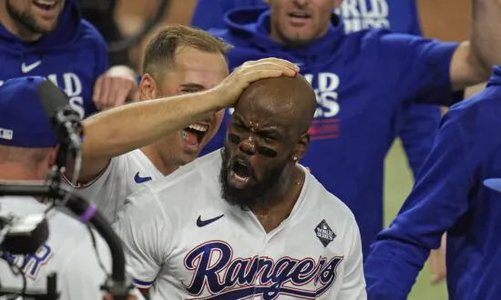 García’s HR in 11th, Seager’s Tying Shot in 9th Rally Rangers Past D-backs 6–5 in Series Opener