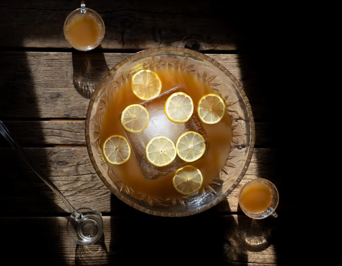 Serve in a punch
bowl, garnish with
lemon slices and
grated nutmeg, and
you’re set for an
autumnal party. (Katie Childs)