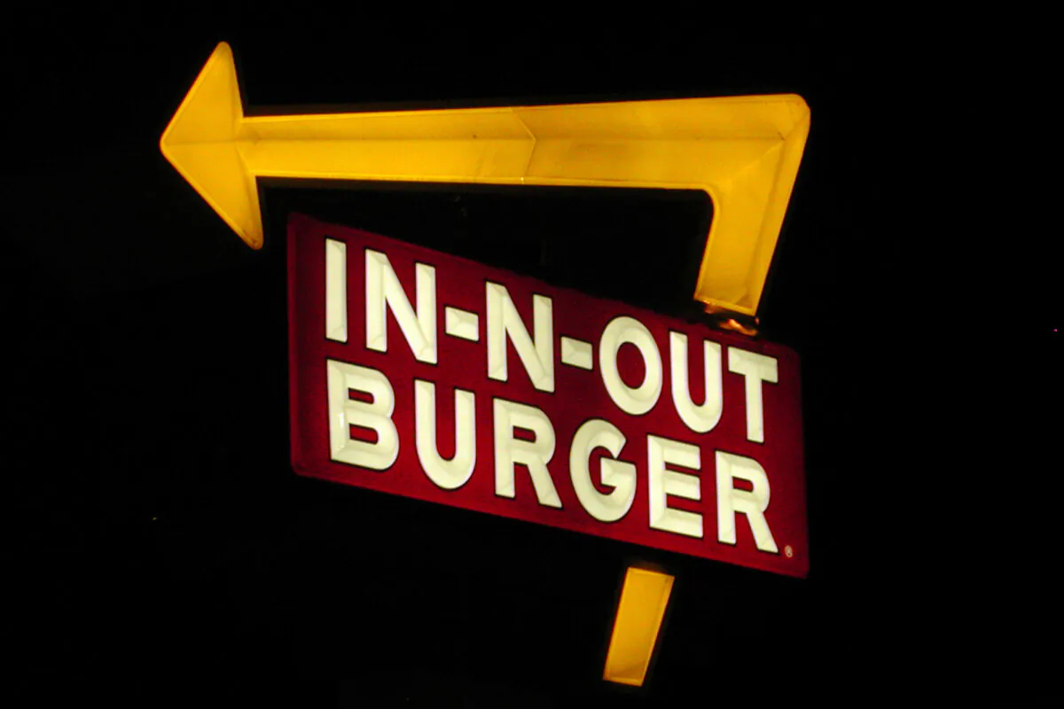In-N-Out Burger sign in Camarillo, California, Saturday night, Aug. 20, 2005. (Robbin Goddard/Los Angeles Times/TNS)