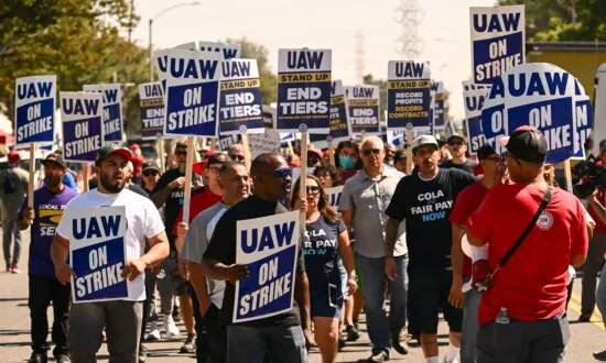 Six Southern Republican Governors Warn of UAW’s Unionization of Auto Sector