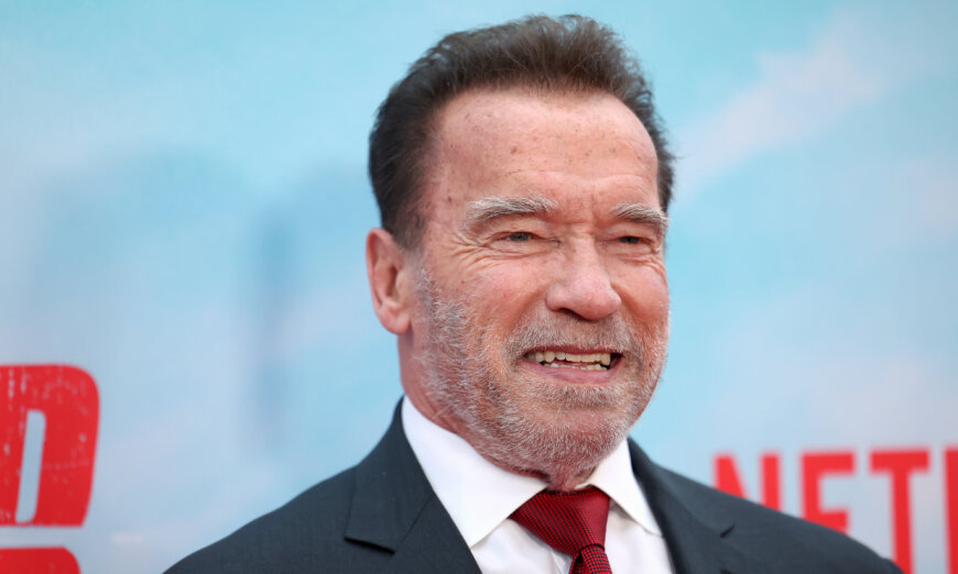 Schwarzenegger urges Manchin for 2024 presidency.