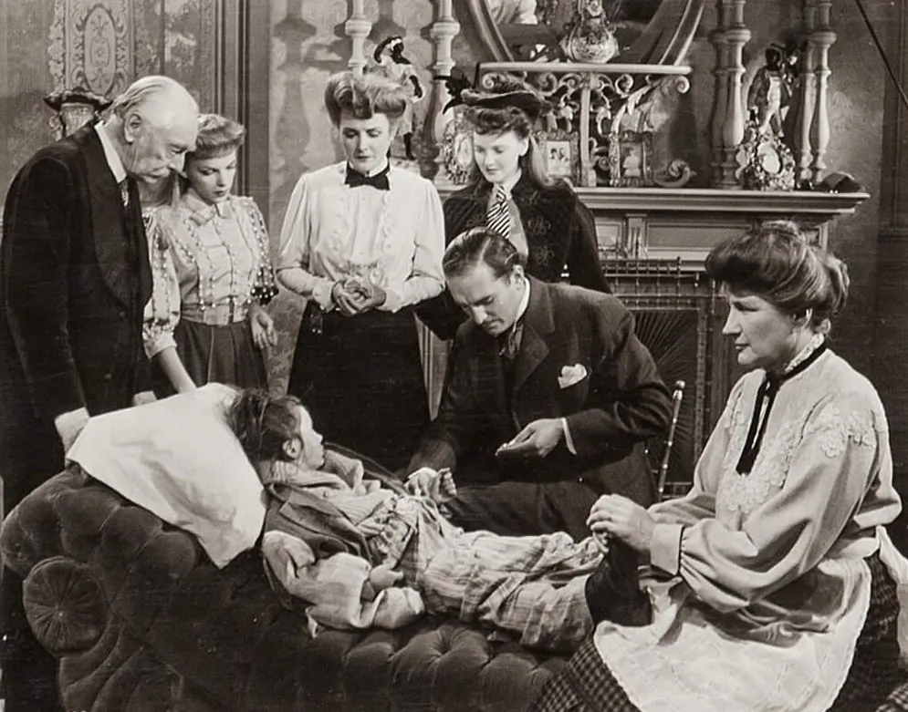 Publicity still for the 1944 film "Meet Me in St. Louis." (MovieStillsDB)