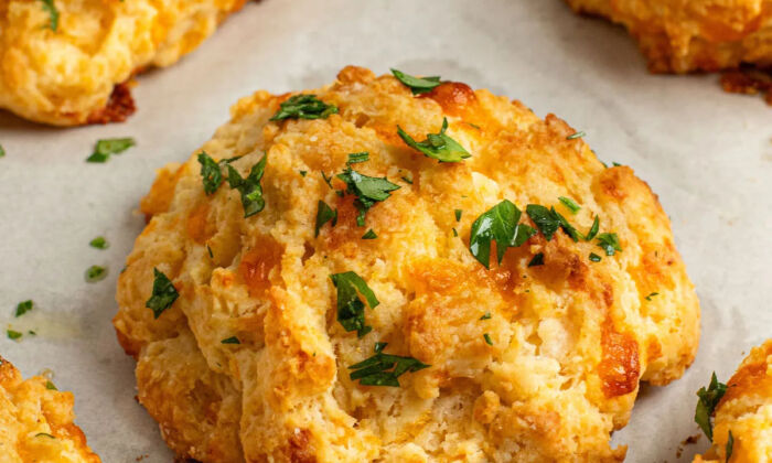 Cheddar Bay Biscuits