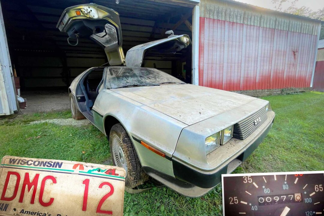 ‘Time Machine': Man Finds ’81 DeLorean With Original Tires, Less Than ...