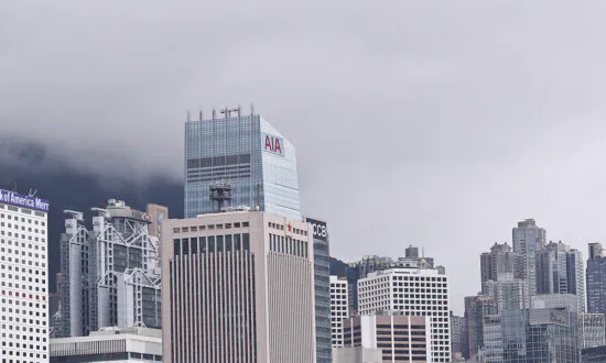 HK’s Linked Exchange Rate Mechanism Likely to Wobble With Budget Deficit Forecast to Exceed HK$100 Billion