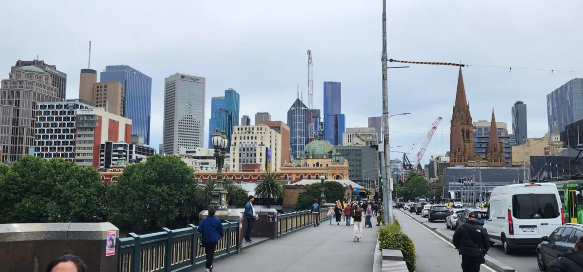 A skyline and street scene in Melbourne, Australia, on Oct. 28, 2023. (Susan Mortimer/The Epoch Times)