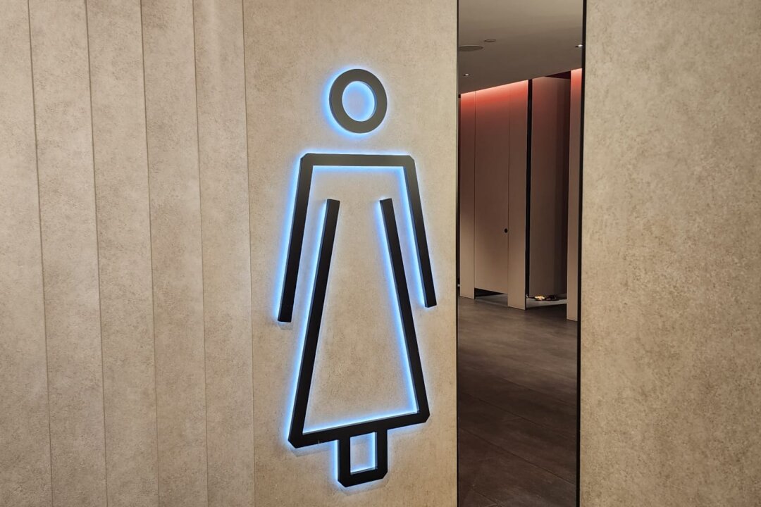 Sask. Mom Threatens Legal Action Over Biologically Male Trans Student Using Girls’ School Washroom