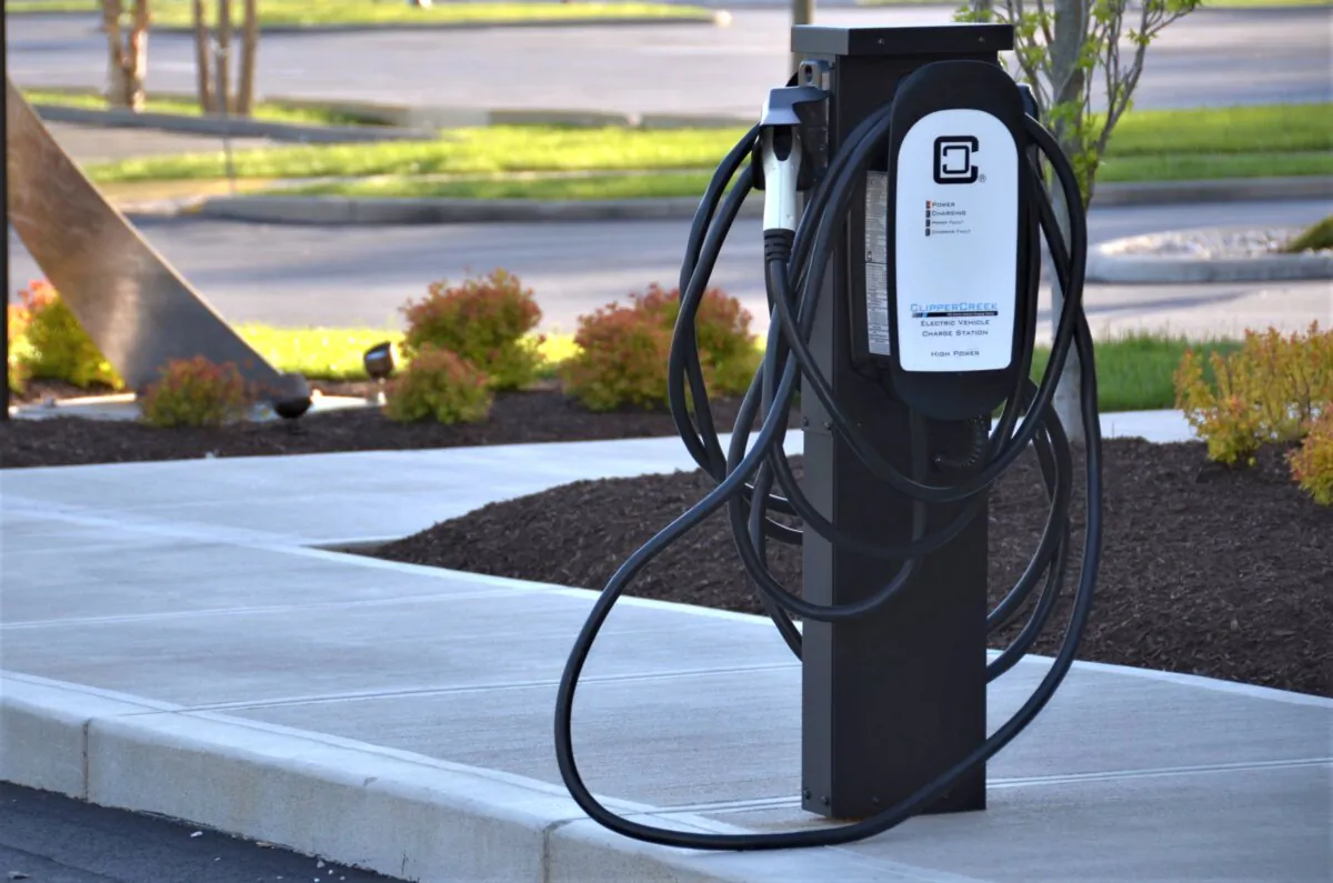 Electric vehicle charger. (Roger Starnes Sr/Unsplash.com)