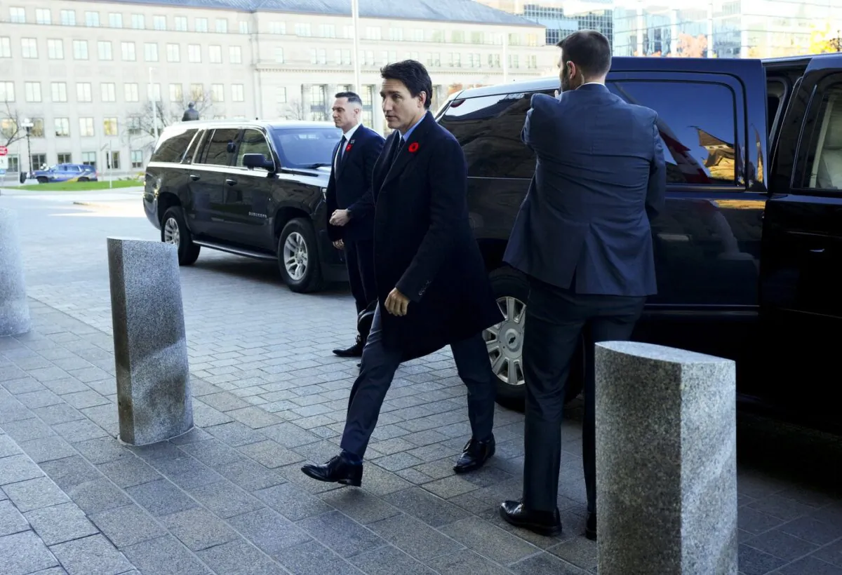 Trudeau arrives to Parliament Hill in Ottawa on Oct. 31, 2023. (The Canadian Press/Sean Kilpatrick)