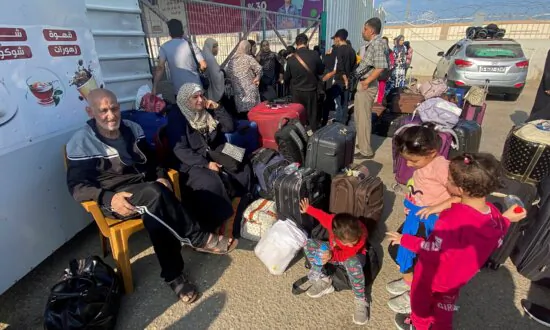 First Evacuees Leave Gaza as Israeli Offensive Intensifies
