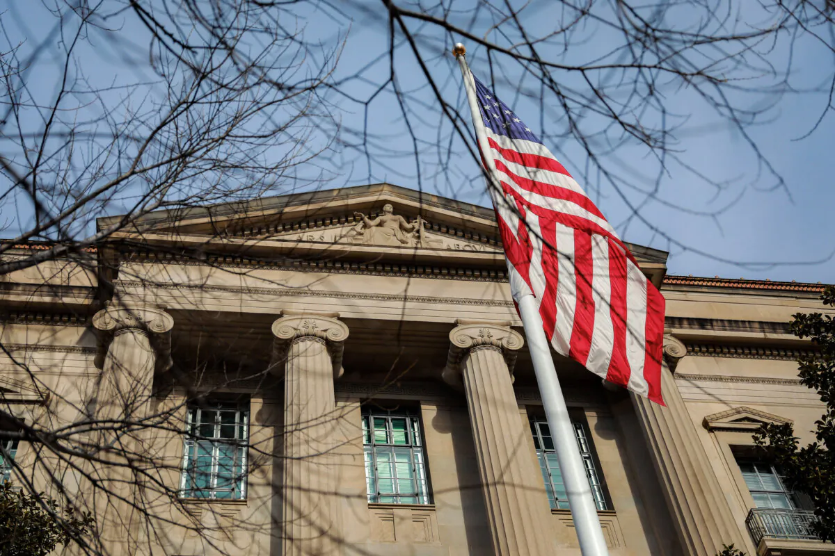The Department of Justice building in Washington on Jan. 2, 2020. (Samira Bouaou/The Epoch Times)