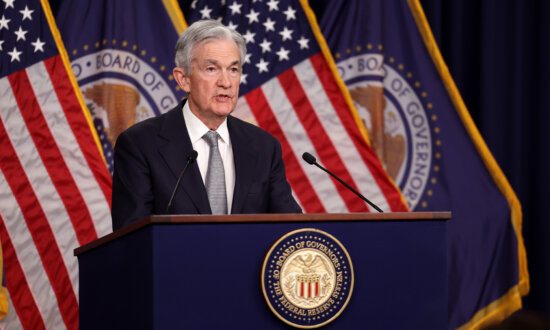 Federal Reserve Leaves Interest Rates Unchanged But Keeps Open Possibility of Future Hikes