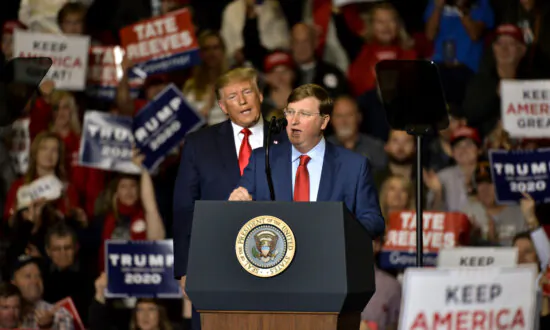 Trump Endorses Mississippi Governor Ahead of Nov. 7 Election