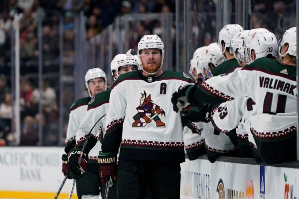 Arizona Coyotes Left Wing Lawson Crouse