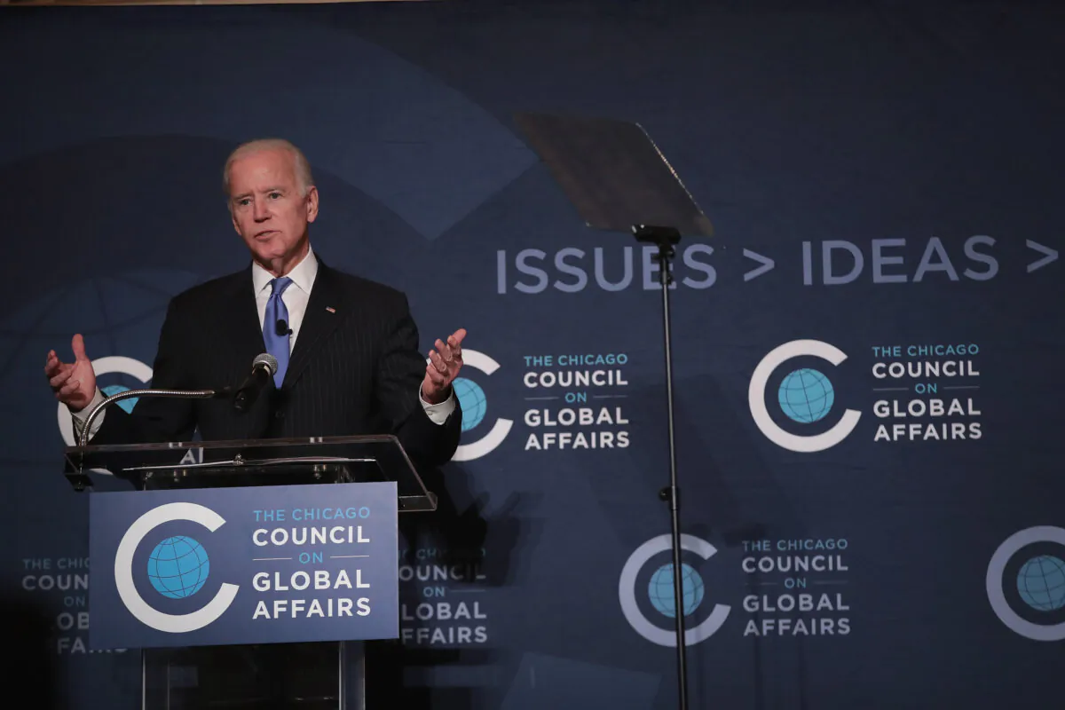 Former vice president Joe Biden speaks to the Chicago Council on Global Affairs on November 1, 2017 in Chicago, Illinois. (Scott Olson/Getty Images)