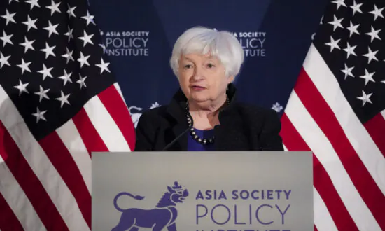 Yellen Assures No US–China Decoupling, Setting Stage for Biden–Xi Meeting
