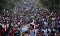 Migrant Caravan Swells to ‘Over 7,000 People’ En Route to US Border, Says Organizer