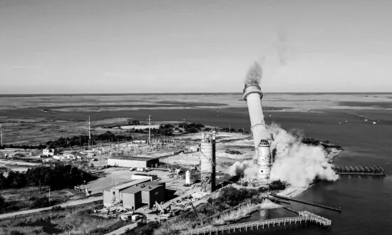 US Energy Chief Vows to Issue More Emergency Orders to Keep Coal-, Gas-Fired Plants Open