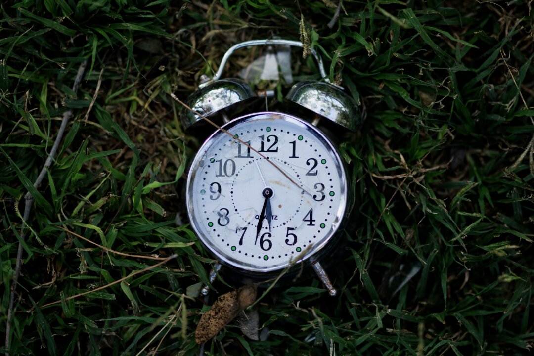 Turn Those Clocks Back—Standard Time Returning Sunday The Epoch Times