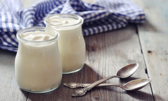 4 Benefits of Greek Yogurt