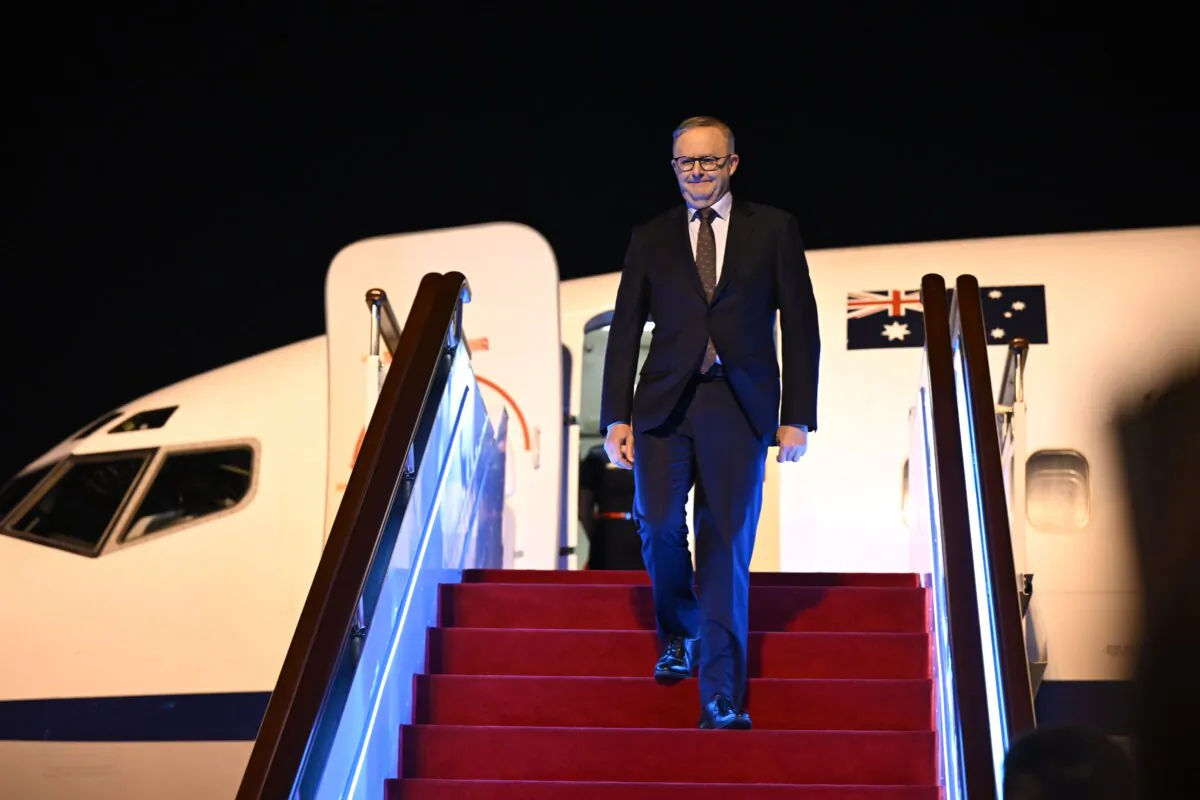Australia’s Prime Minister Anthony Albanese arrives at Hongqiao Airport in Shanghai, China, on Nov. 4, 2023. (AAP Image/Lukas Coch)