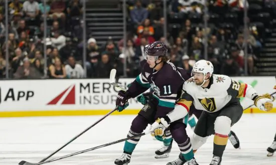 Ducks Rally for 6th Straight Win, Snap Golden Knights’ 12-game Point Streak With 4–2 Victory
