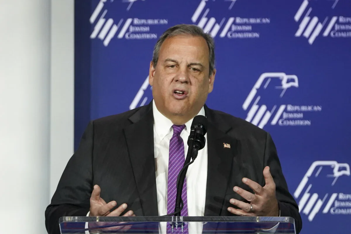 Republican presidential candidate and former New Jersey Gov. Chris Christie speaks at the Republican Jewish Coalition in Las Vegas, Nev., on Oct. 28, 2023. (Madalina Vasiliu/The Epoch Times)