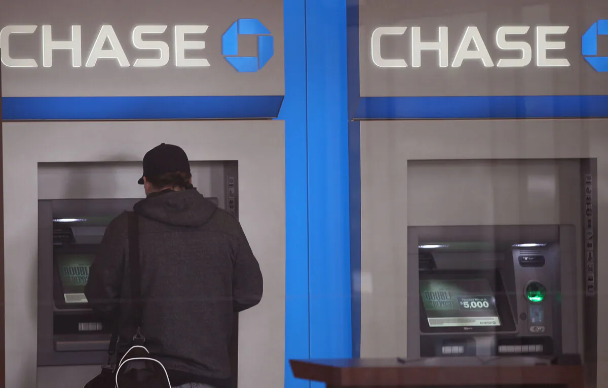 A customer uses a Chase Bank ATM in Chicago, Illinois, on March 17, 2011.  (Scott Olson/Getty Images)