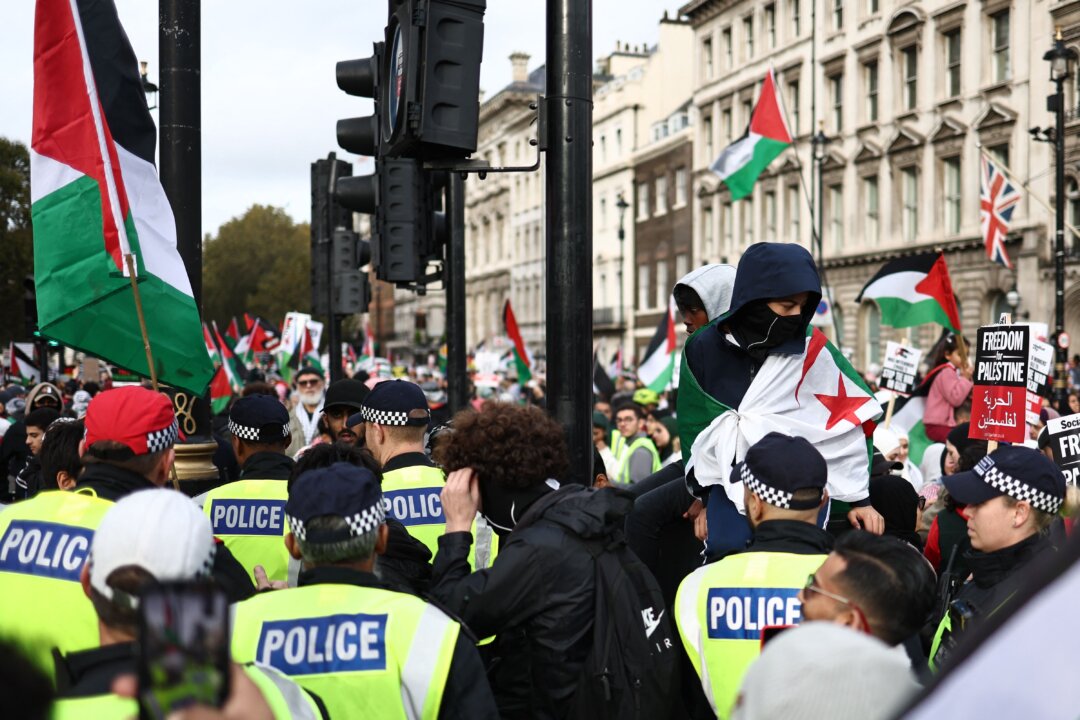 Police Warn Protesters About Jihad Chants but Say Arrests Depend on 'Context'