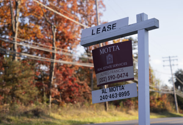 Retail Workers Currently Earning 51.6 Percent Less Than Needed to Afford Rent: Report