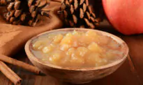 Enjoy Holiday Applesauce 2 Ways