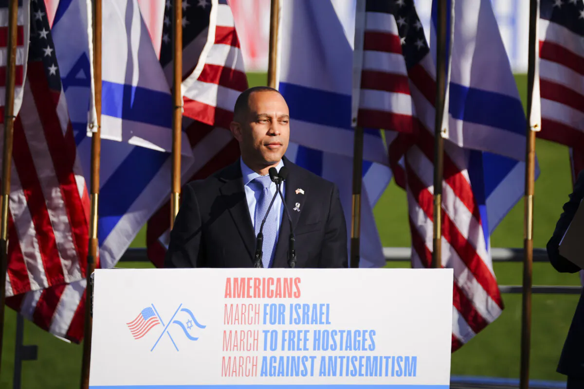 House Minority Leader Hakeem Jeffries (D-N.Y.) speaks at the march for Israel in Washington on Nov. 14, 2023. (Madalina Vasiliu/The Epoch Times)