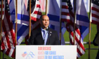Rep. Jeffries Blasts Socialist Group for Targeting Him With ‘Racist Trope’