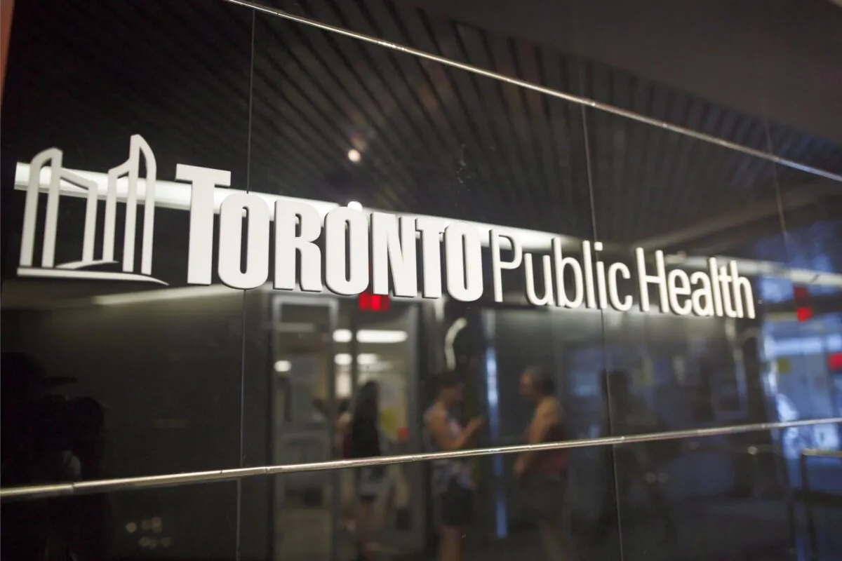 An interim injection site has opened inside Toronto Public Health's offices at Dundas and Victoria St. in Toronto on Aug. 21, 2017. (Cole Burston/The Canadian Press)