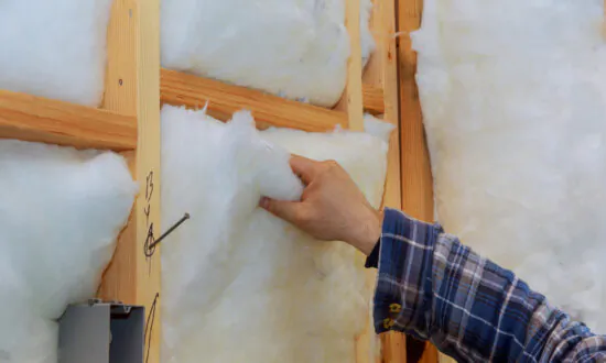 Ask Angi: What Do I Need to Know When Hiring an Insulation Pro?
