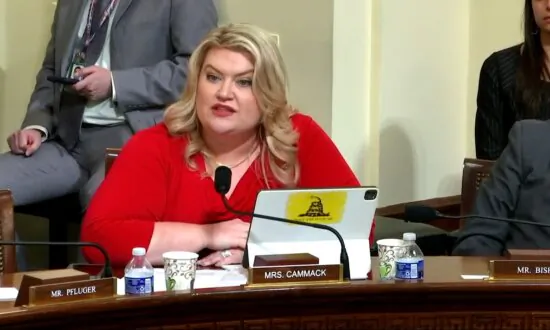 Rep. Cammack Challenges Mayorkas on ‘Discredited’ Statement Signed by Top Intel Officials in 2020 About Hunter Biden Laptop Story