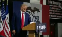 Iowa Crowd Cheers Nearly Nonstop as Trump Seeks to ‘Wrap Up’ GOP Primary