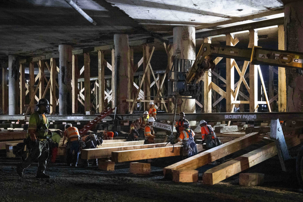 Los Angeles construction crew