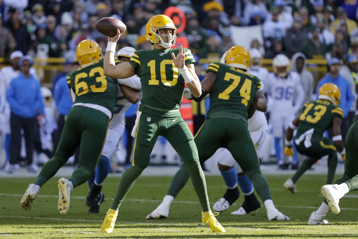 Green Bay Packers quarterback Jordan Love (10) throws a pass against the Los Angeles Chargers during the first half of an NFL football game in Green Bay, Wis., on Nov. 19, 2023. (Mike Roemer/AP Photo)