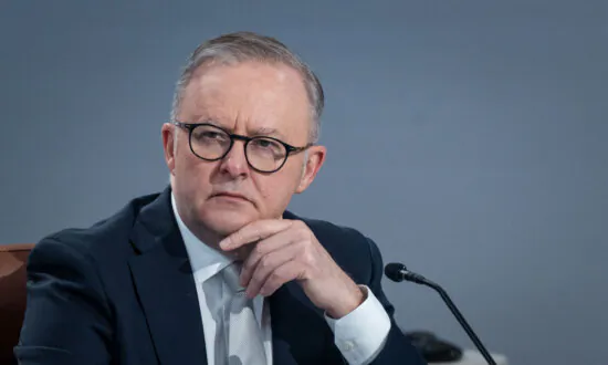 Australian PM Criticised for Keeping Quiet on Chinese Sonar Incident