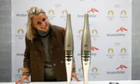 France Fashions Slender Paris 2024 Torch From Raw Steel