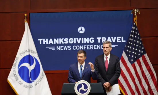 Buttigieg Warns of Rough Weather Amid Some of ‘Busiest Travel Days in US History’