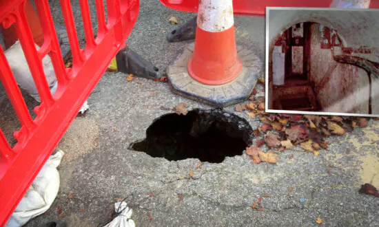 Suspicious Locals Spot Sinkhole, Call Paranormal Experts—Revealing Forgotten ‘Haunted’ Tunnels