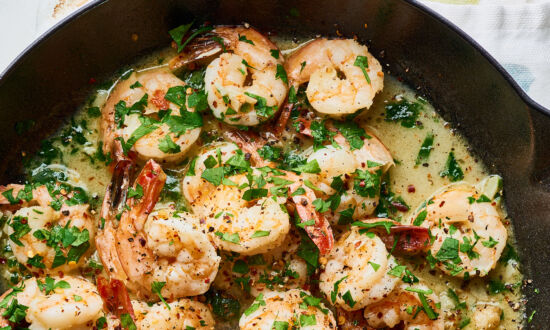 You Only Need 5 Minutes (Yes, Really) to Make This Garlic Shrimp